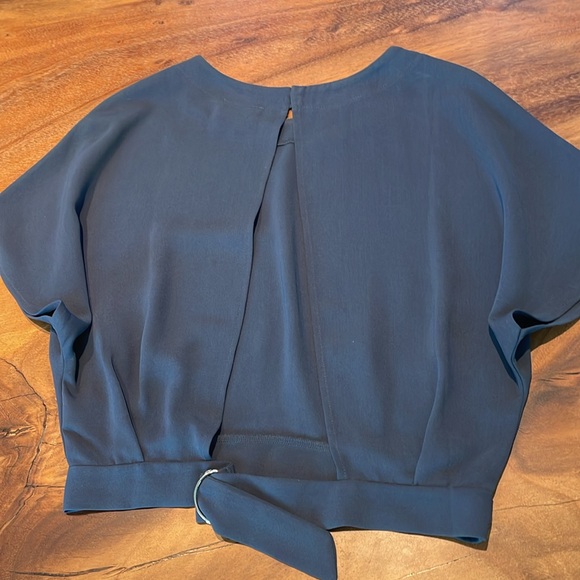 Open back top - Picture 3 of 3